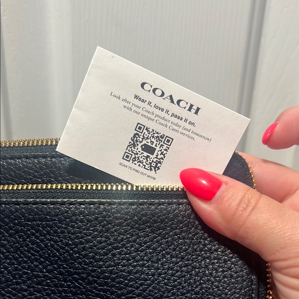 Coach Navy Pebbled Leather Clutch with Gold Hardware - Picture 4 of 5